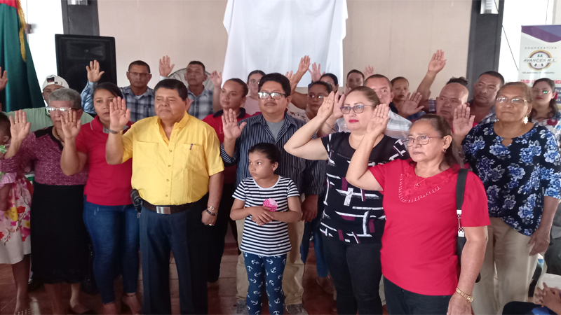 Los nuevos delegados de la Cooperativa Avances-sucursal Juigalpa son juramentados
