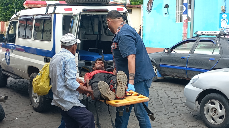 Tomador consuetudinario es trasladado al Hospital Escuela Asunción de Juigalpa