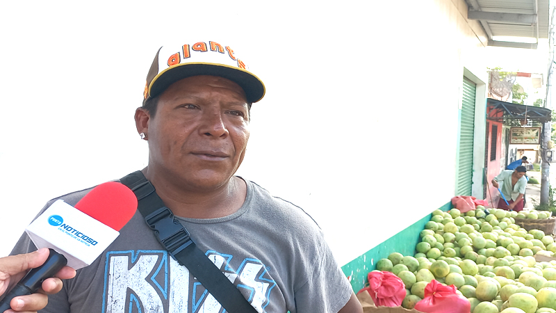 Mauricio Martín Potosme , comerciantes de frutas en Juigalpa