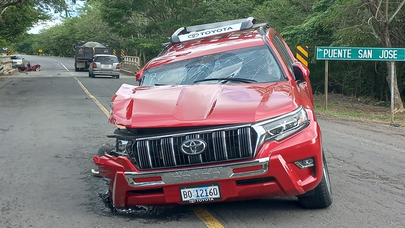 Camioneta que colisionó con el puente San José en Cuisalá