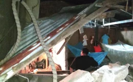 Cabezal desenfrenado se estrelló en una casa del empalme de Lóvago, dejando daños económicos y 2 lesionados