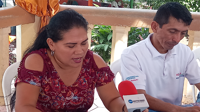 Licenciada Tania Chavarría, delegada del Mined-Juigalpa, junto al ingeniero Marlon Vargas, delegado de Intur-Chontales.