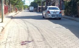 Motociclista se fracturó al caerse de su moto en el barrio 30 de mayo de Juigalpa