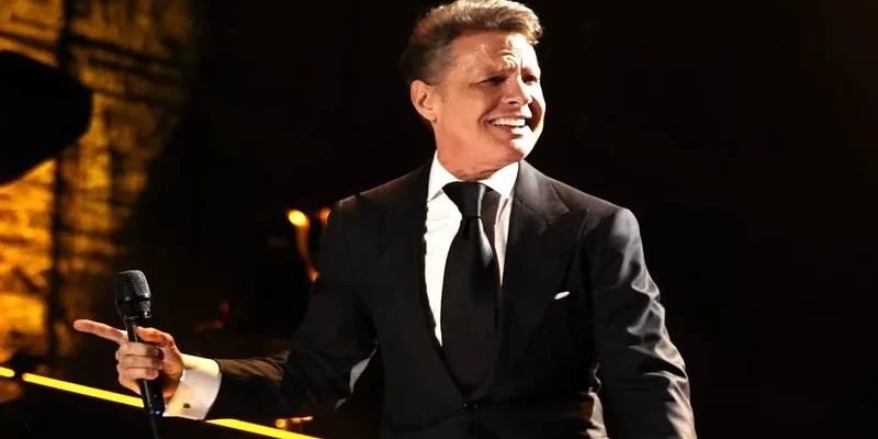 Luis Miguel hizo vibrar a sus fans en el Estadio Nacional Soberanía