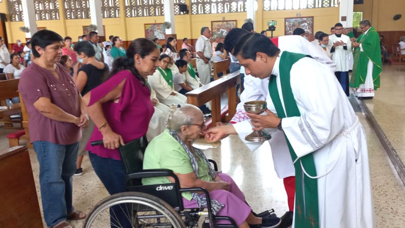 Misa de los enfermos celebrada en la catedral de Juigalpa. 