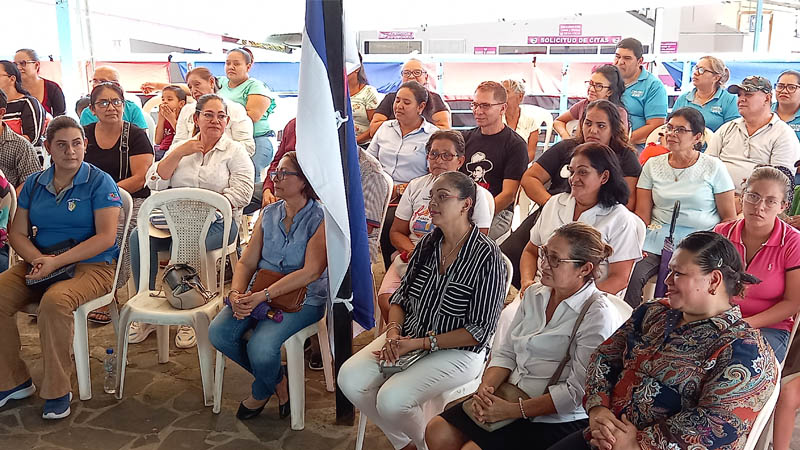 Pobladores que asistieron a la inauguración del Centro de Atención Psicosocial de Juigalpa 