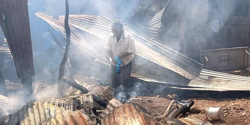 Incendio dejó en escombros humilde vivienda del barrio Las Torres de Juigalpa