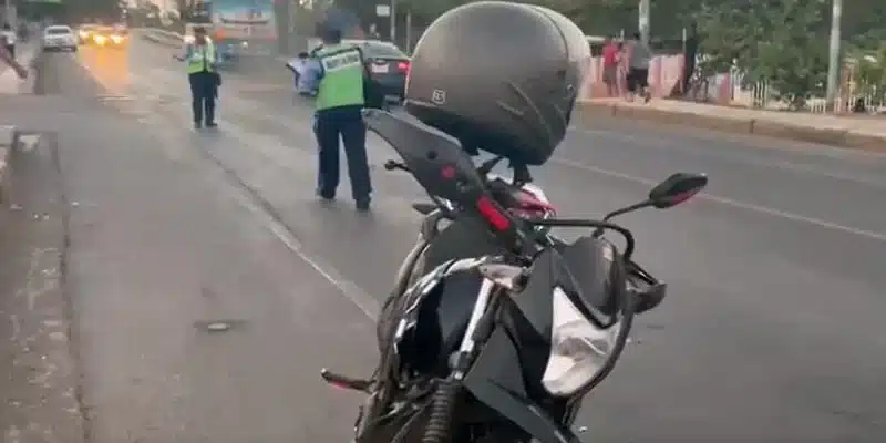 Niña es atropellada por una motocicleta cerca de la entrada principal al Estadio de Juigalpa