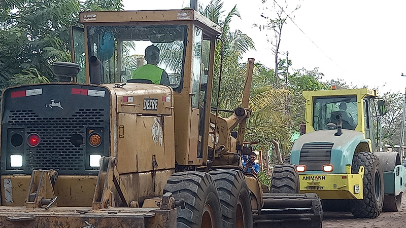 Maquinaria inicia los primeros trabajos de la carretera a Puerto Díaz.  