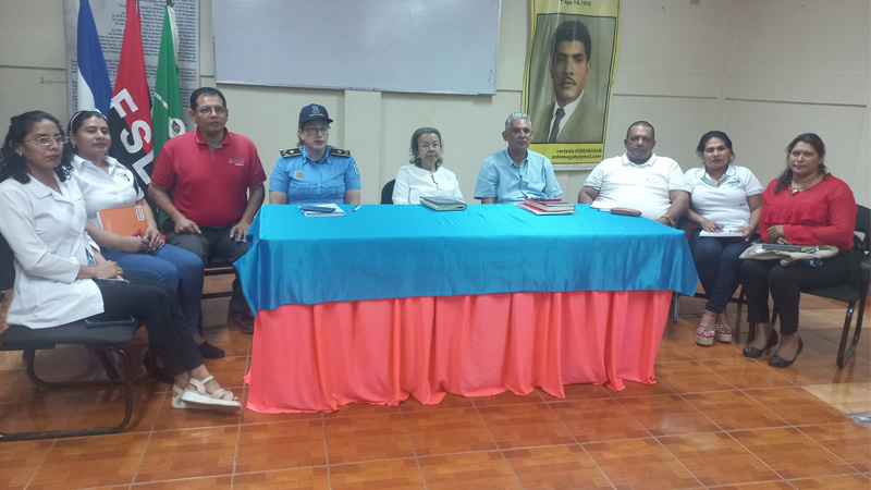 Miembros de la comisión de apoyo al censo en Juigalpa. 