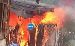 Incendio redujo a cenizas un tramo donde se venden enchiladas