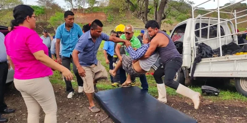 Accidente cerca de Acoyapa dejó 11 personas lesionadas, incluidos, dos menores de edad