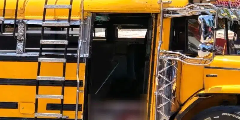 Cobrador de un bus murió al recibir una estocada en el tórax