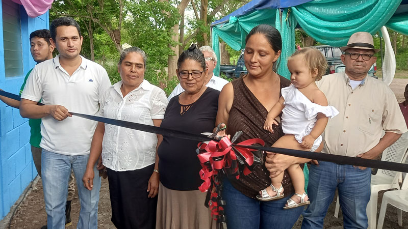 Inauguración de casas dignas en la comunidad de El Cobano. 