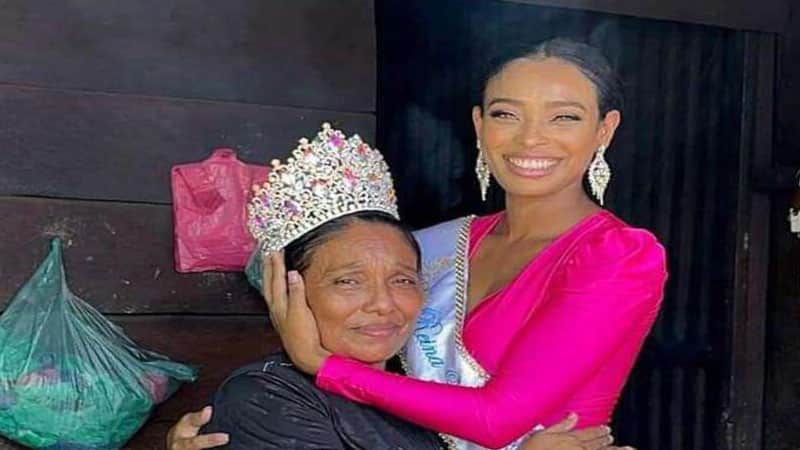 Nicole Hodgson, junto a su mamá-Foto Cortesía Reinas Nicaragua. 