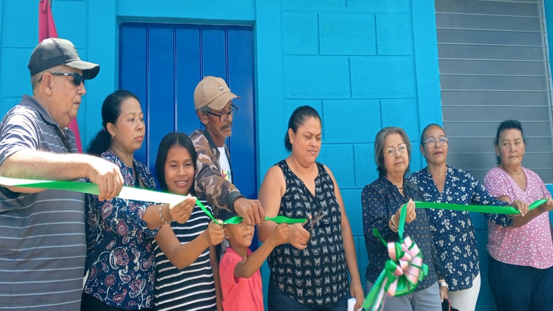 Inauguración de la vivienda de doña Elsa Cristina. 