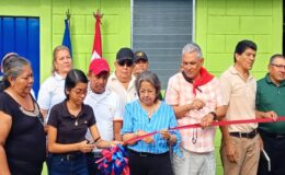 Tres viviendas dignas entregaron las autoridades a familias pobres de Juigalpa