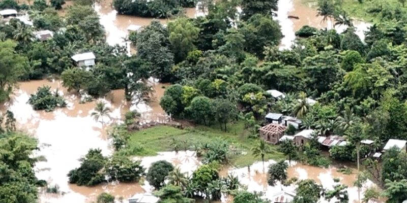 Lluvias provocan el desborde de ríos en ciudad Rama