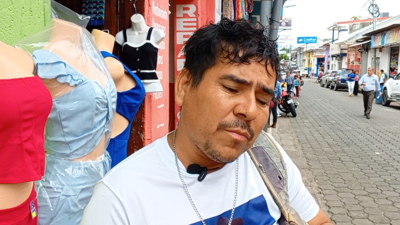 Luis Jarquín, comerciante de pólvora en Juigalpa-Foto de Punto Noticioso.. 