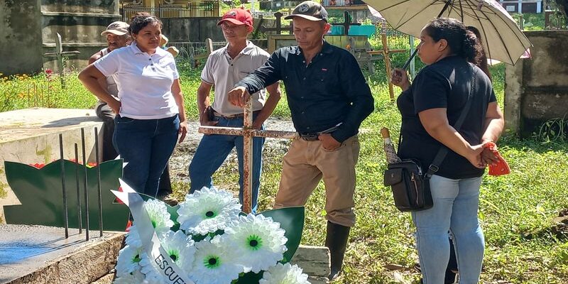 Le dieron a Jahaira el último adiós en el cementerio de Acoyapa