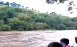 Vuelco de un bote con 40 pasajeros sobre el rio Coco, deja por el momento un niño fallecido