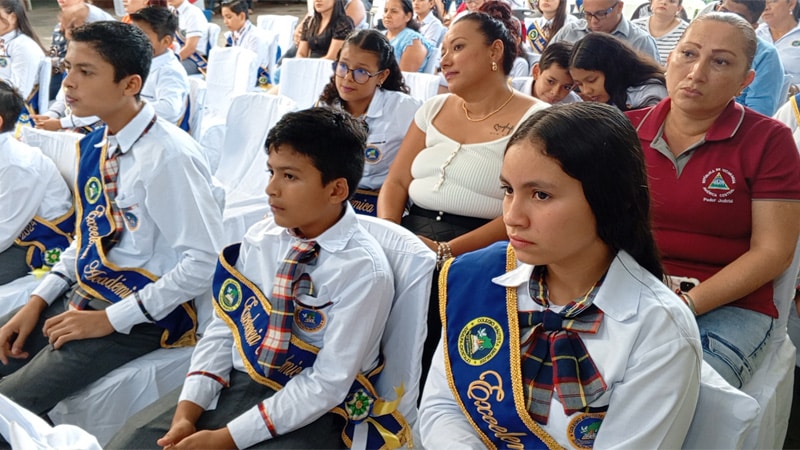 Alumnos del colegio Ebenezer de Juigalpa. 