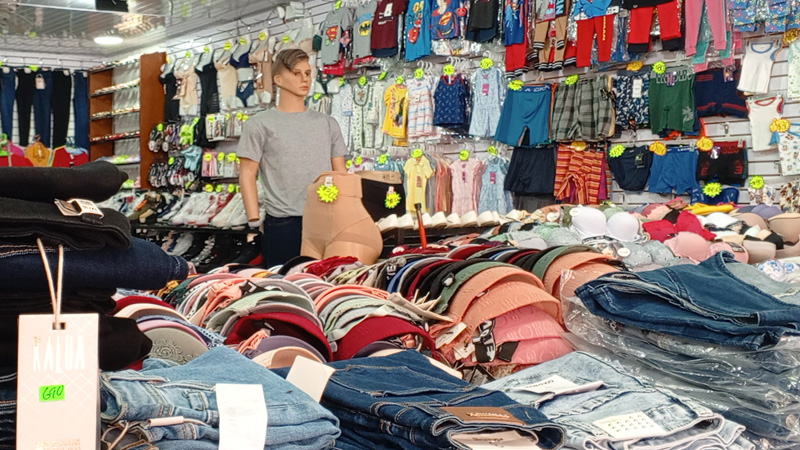 Ropa para damas, caballeros y niños que los diferentes establecimientos comerciales de Juigalpa. 