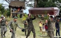 Mueren pilotos militares al caer helicóptero en el rio Chixoy de Guatemala