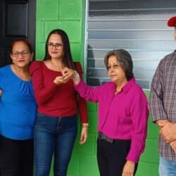 Gobierno municipal de Juigalpa entregó 10 viviendas dignas a igual número de familias