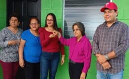 Gobierno municipal de Juigalpa entregó 10 viviendas dignas a igual número de familias