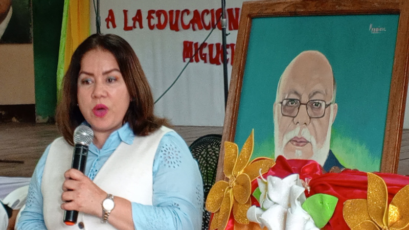 Ministra de Educación, Mendy Araúz. 