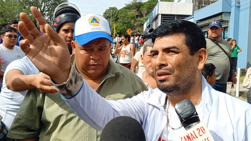 Guillermo Álvarez, conductor de la motocicleta. 