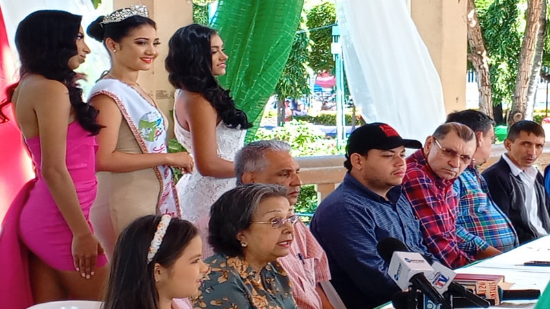 Integrantes del comité organizador de la celebración del aniversario de Juigalpa. 