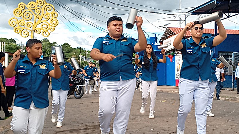 Comparsas de diferentes puntos de Chontales recorren las calles de Juigalpa. 