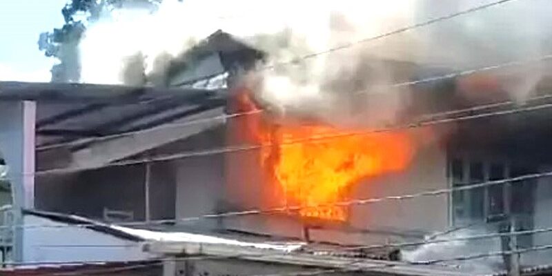 Incendio provocó cuantiosos daños en una vivienda situada en la zona de comercio de San Carlos