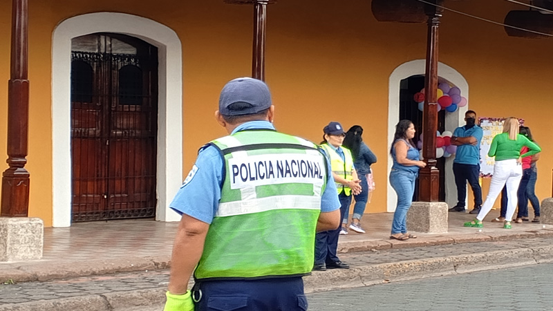 Policía garantiza la seguridad en los colegios públicos de Juigalpa. 