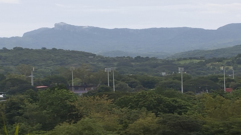 Las torres del Estadio de Juigalpa, Carlos Guerra Colindres. 