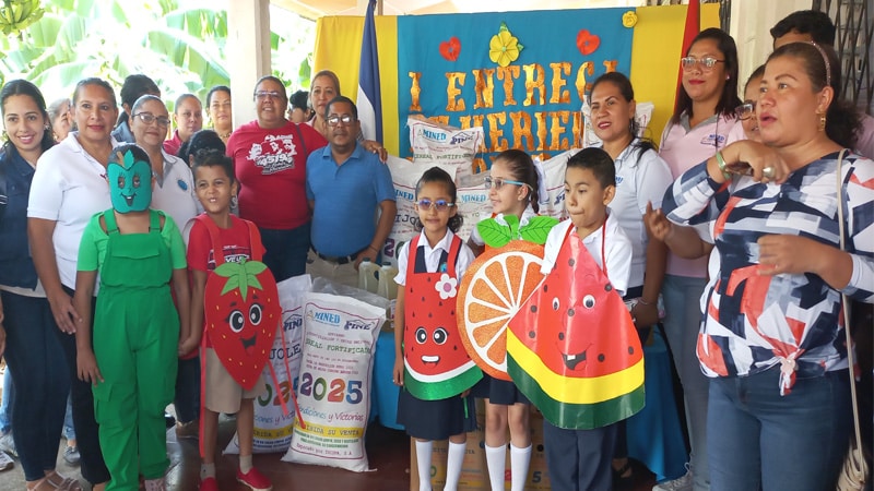 Reciben en Juigalpa la Merienda Escolar. 