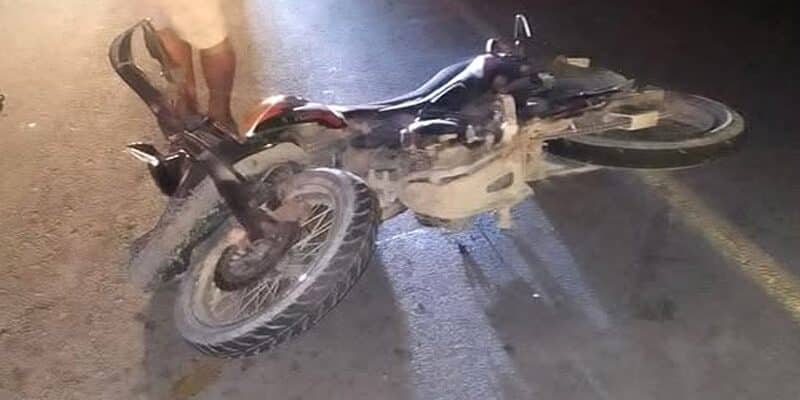 Motociclista murió la noche de este domingo al estrellarse en un camión que estaba estacionado