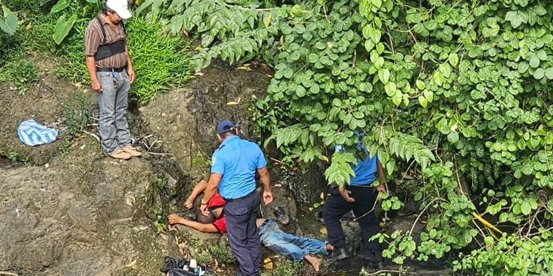 Vendedor murió al caer del puente central ubicado en El Ayote