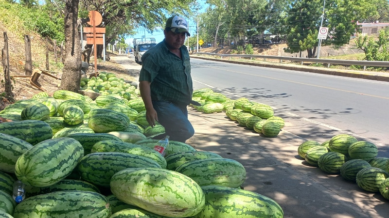 Venta de sandías en diferentes puntos de la ciudad de Juigalpa. 