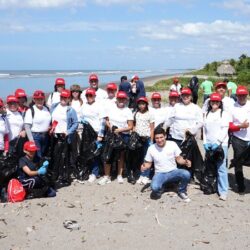 Red de voluntarios de Claro Nicaragua inició su jornada de limpieza en Playa Quizalá