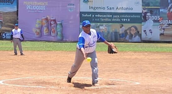 FDL inauguró su liga interna de Softbol