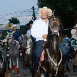 Fiesta tradicional de La Libertad dio inicio con el desfile hípico