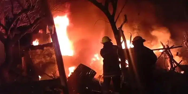 Incendio registrado en el barrio La Tonga de Juigalpa, dejó en la calle a radiotécnico