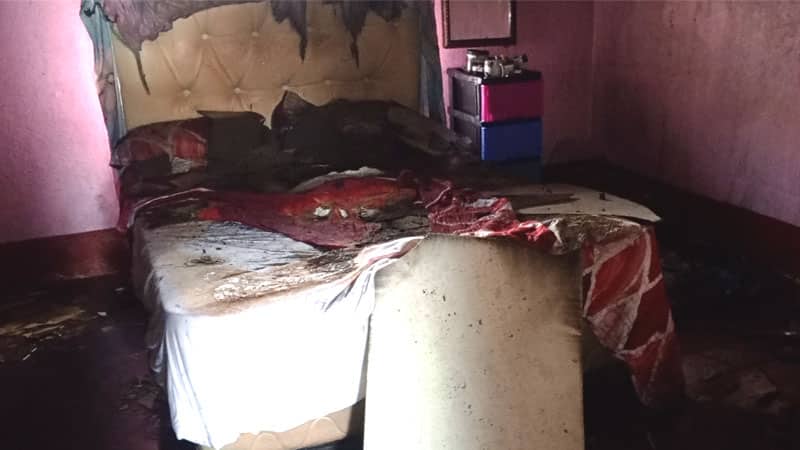 Los daños en el cuarto de los hijos de la señora Ingrid Massiel Reyes.