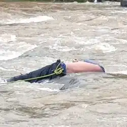 En las aguas del rio Kamusaska fue encontrado el cuerpo sin vida de Santiago Manzanares