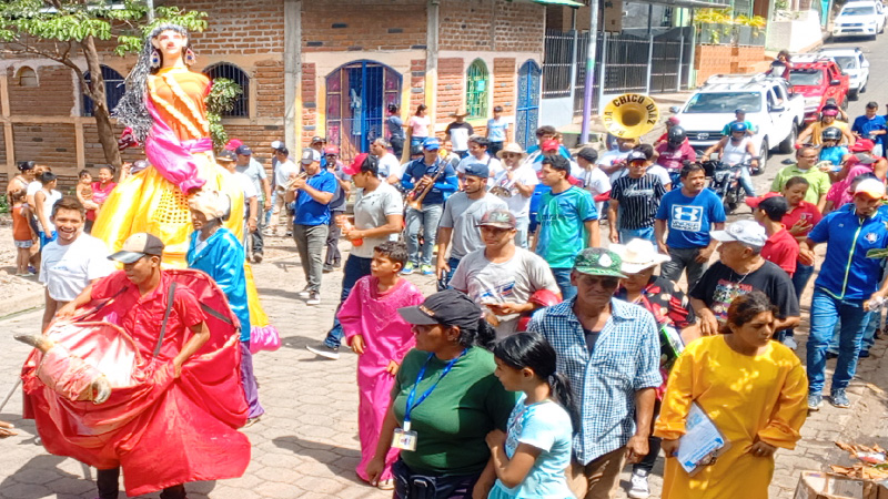 Recorrido del Festival de rifas de Juigalpa.