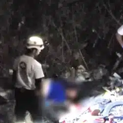 Motociclista murió al caer al fondo de una alcantarilla