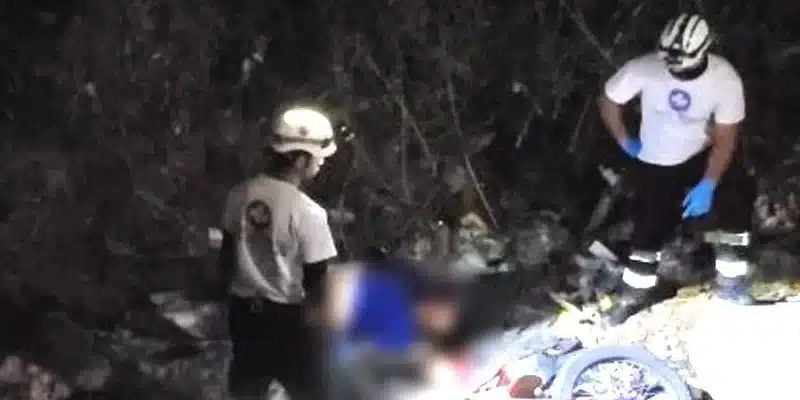 Motociclista murió al caer al fondo de una alcantarilla